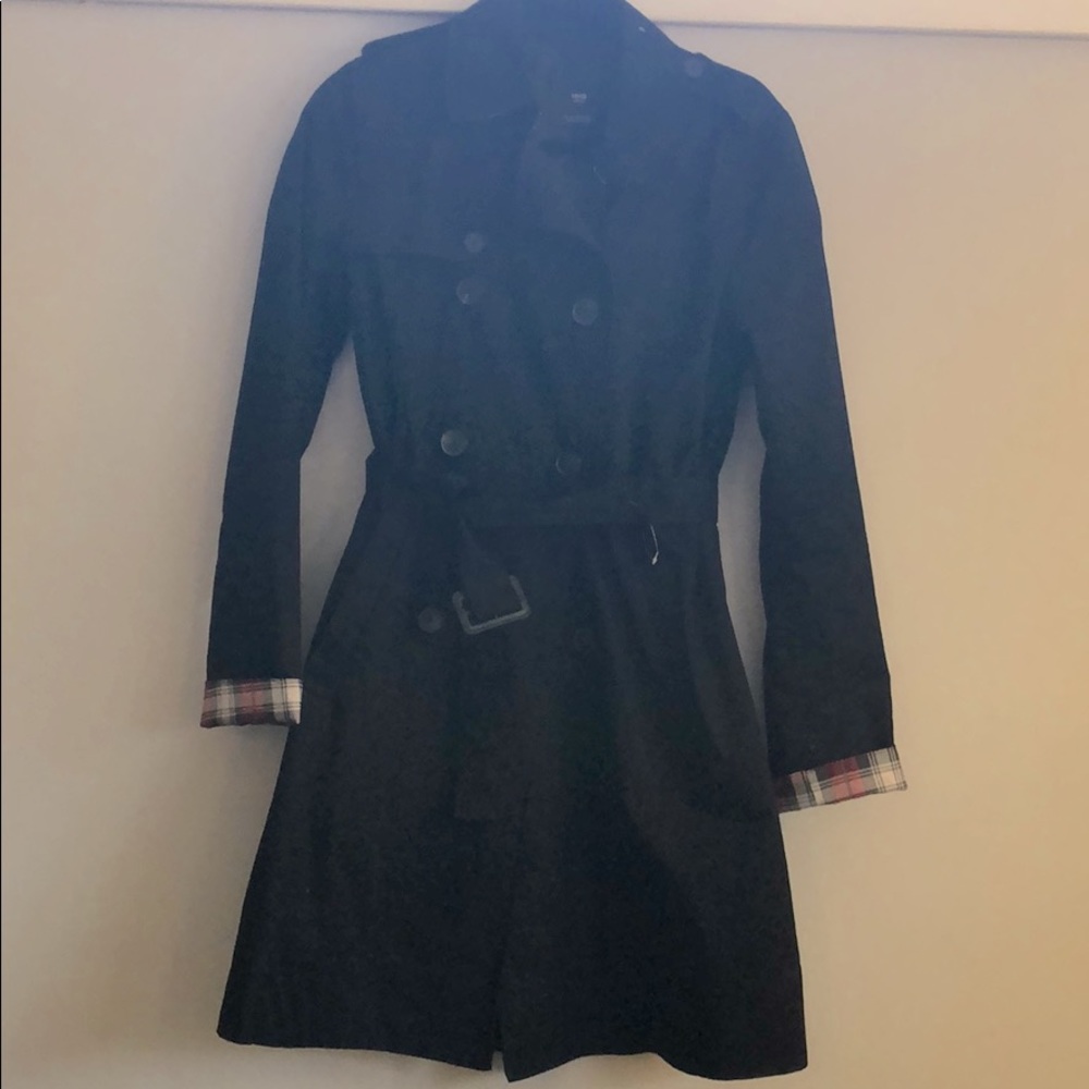 Black medium trench coat